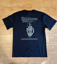 mono (hand position) tee