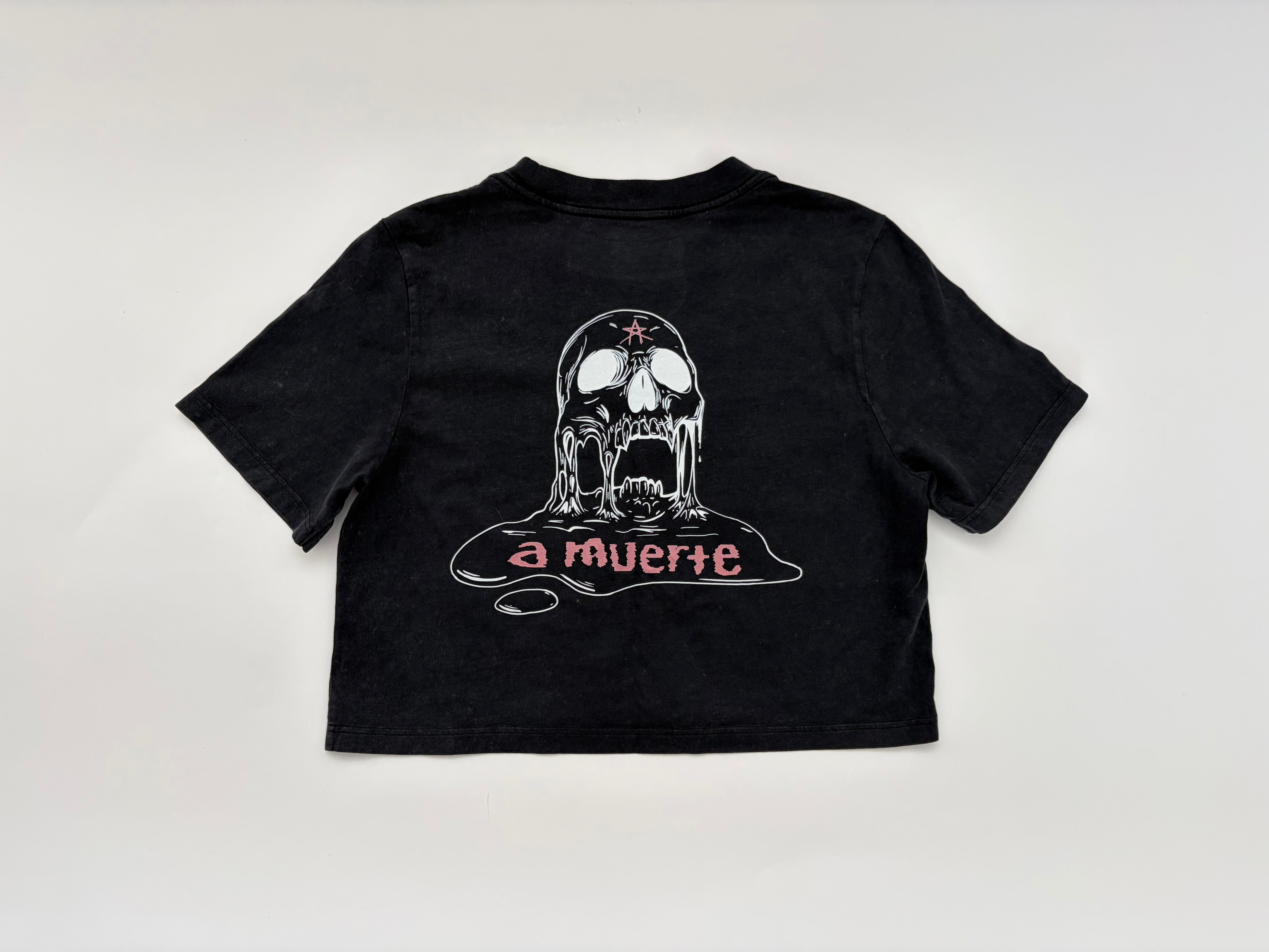 a muerte crop tee